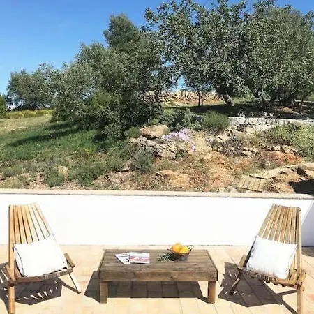 Casa Oliveira * Quelfes
